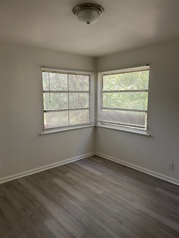 8045 Busiek Ave - Photo 5 of 17