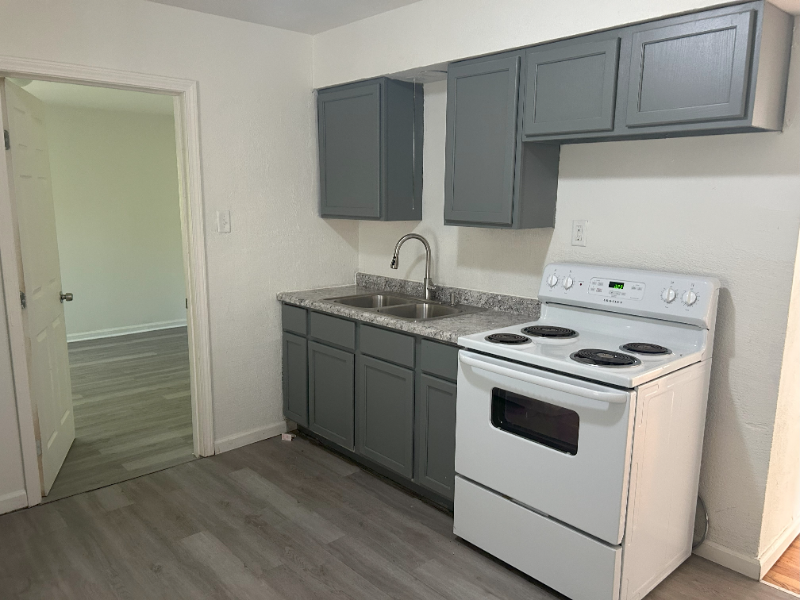 8045 Busiek Ave - Photo 6 of 17