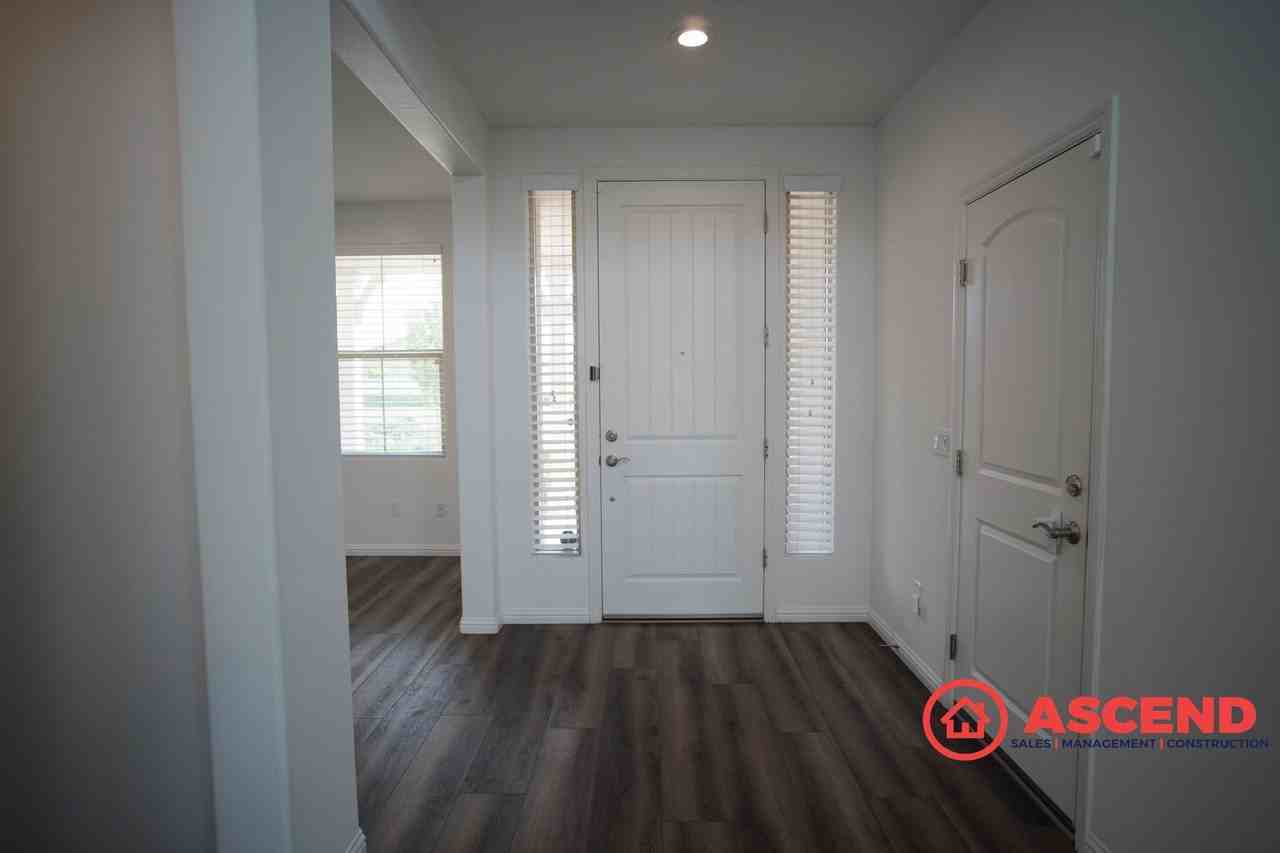 14202 Everton Ave - Photo 4 of 37