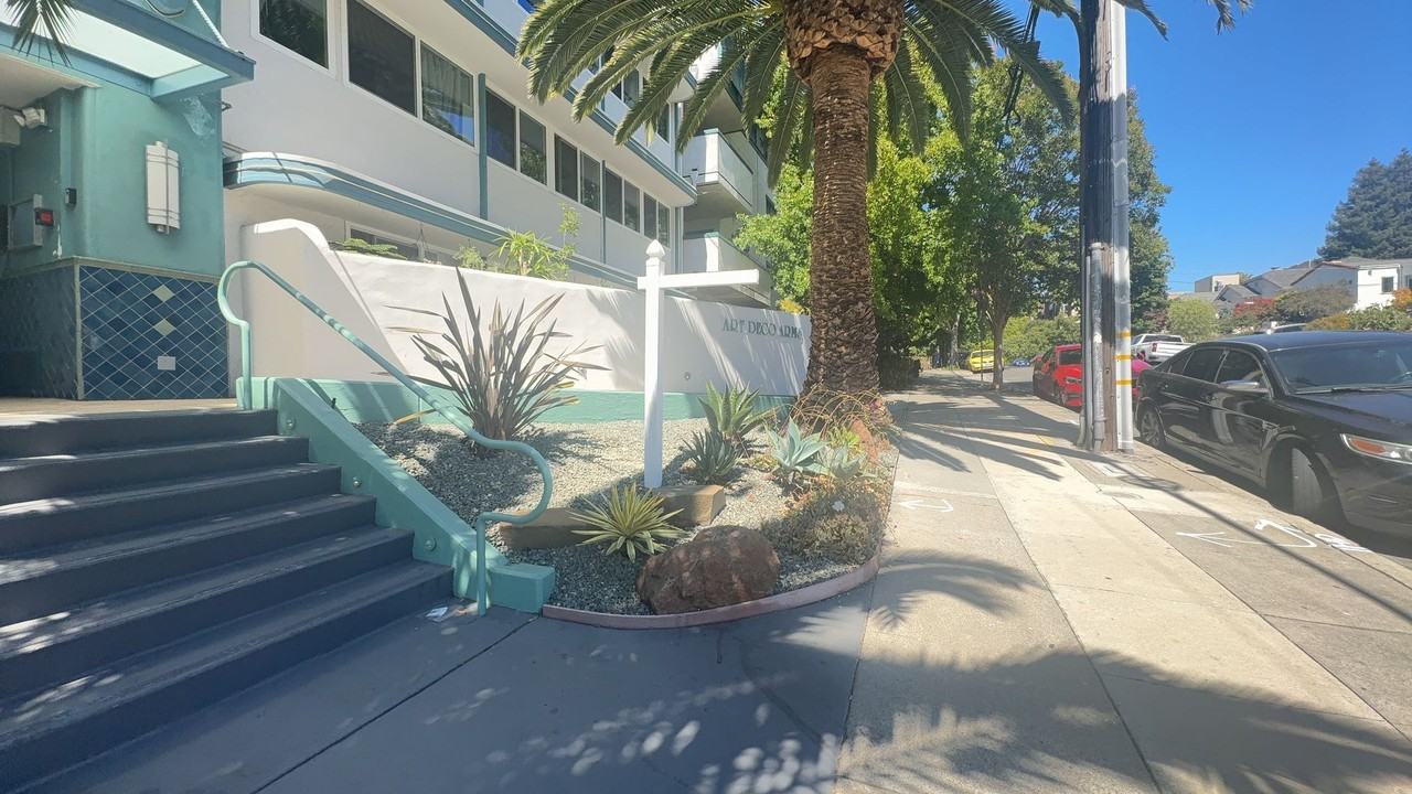 265 Vernon St - Photo 2 of 50