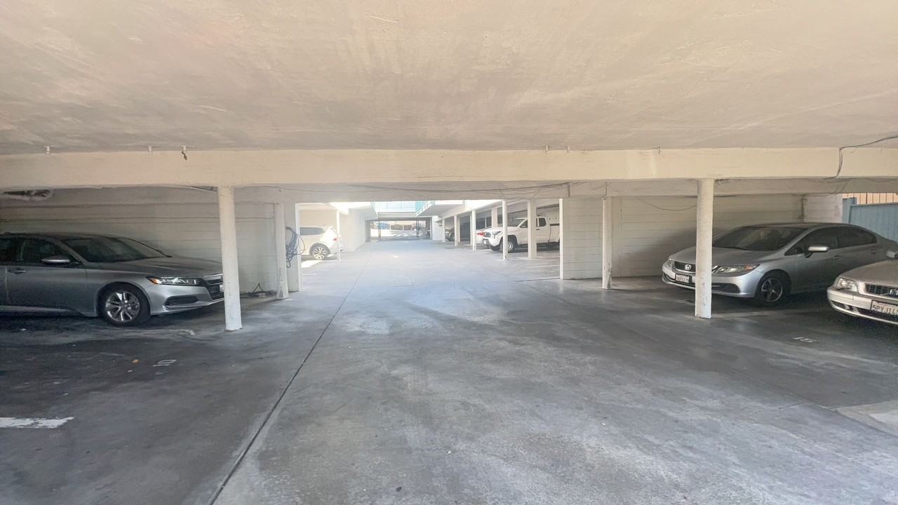 265 Vernon St - Photo 7 of 50