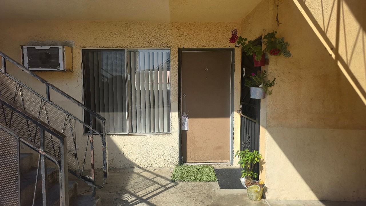 7425Vine - Photo 2 of 21