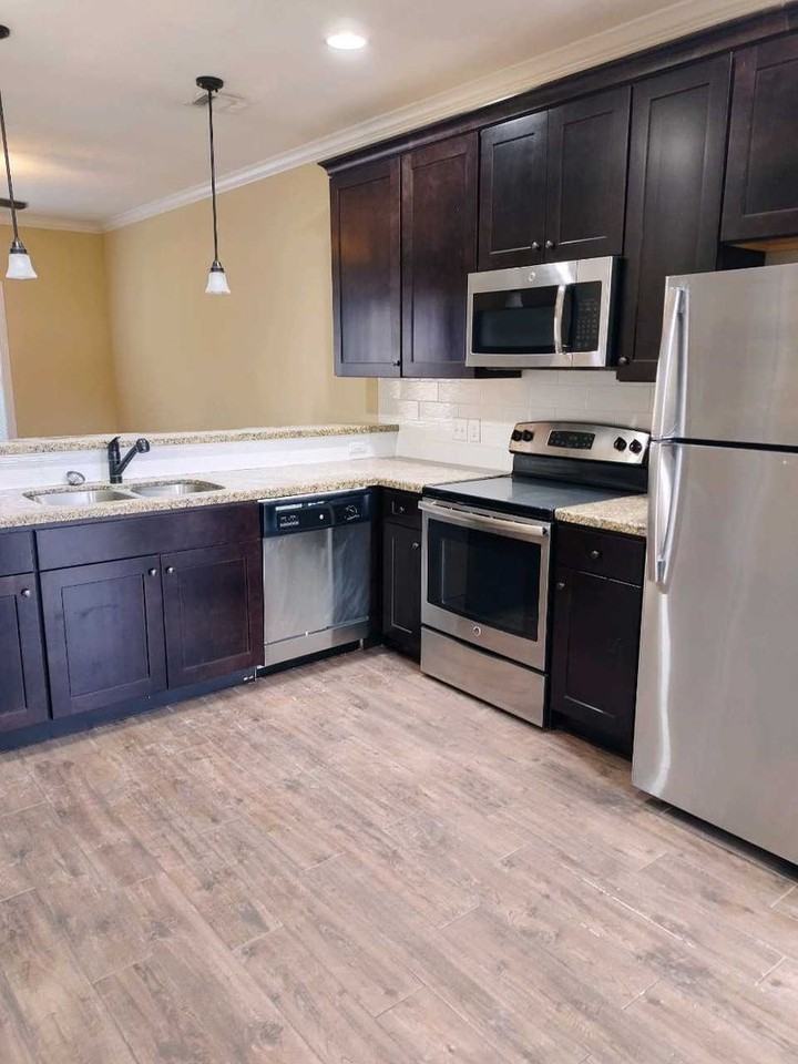 301 Southwest Pkwy - Photo 4 of 20