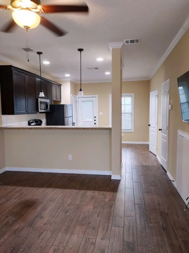 301 Southwest Pkwy - Photo 5 of 20