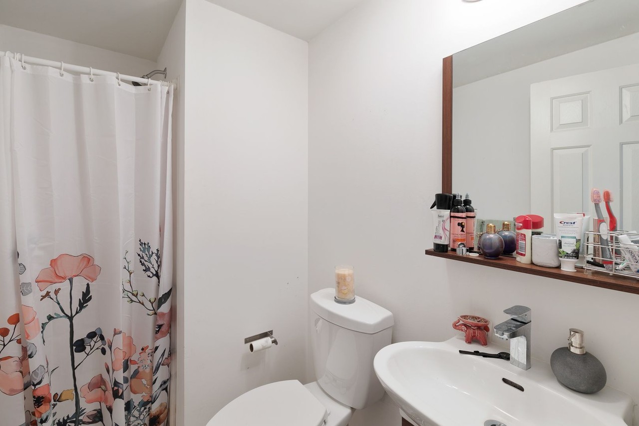 1628 Willington St - Photo 4 of 50