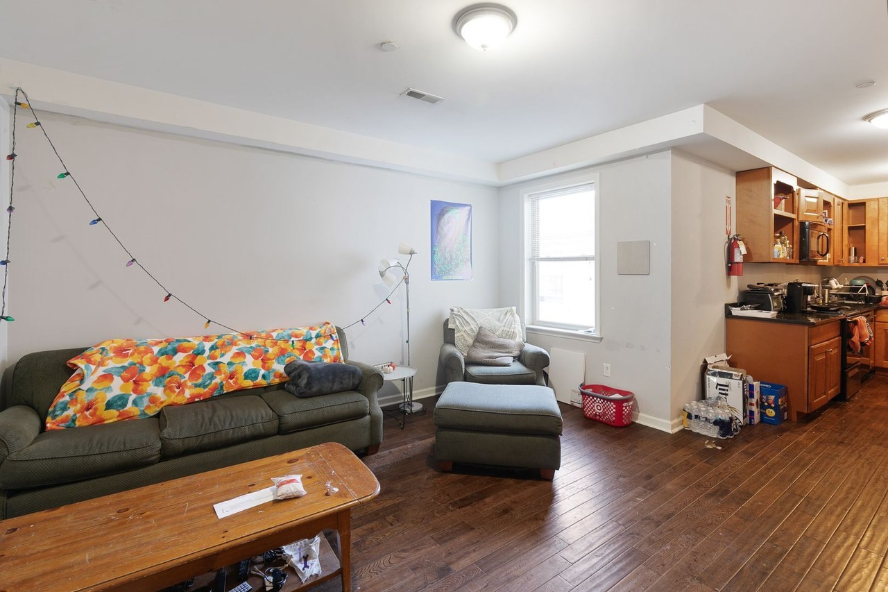 1628 Willington St - Photo 5 of 50
