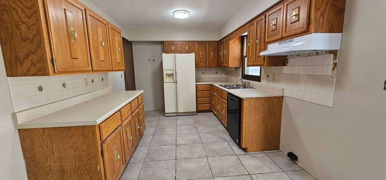 2320 West 5th Street - Photo 3 of 12