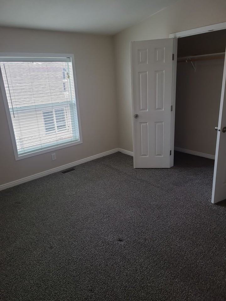 804 Maple St - Photo 7 of 11
