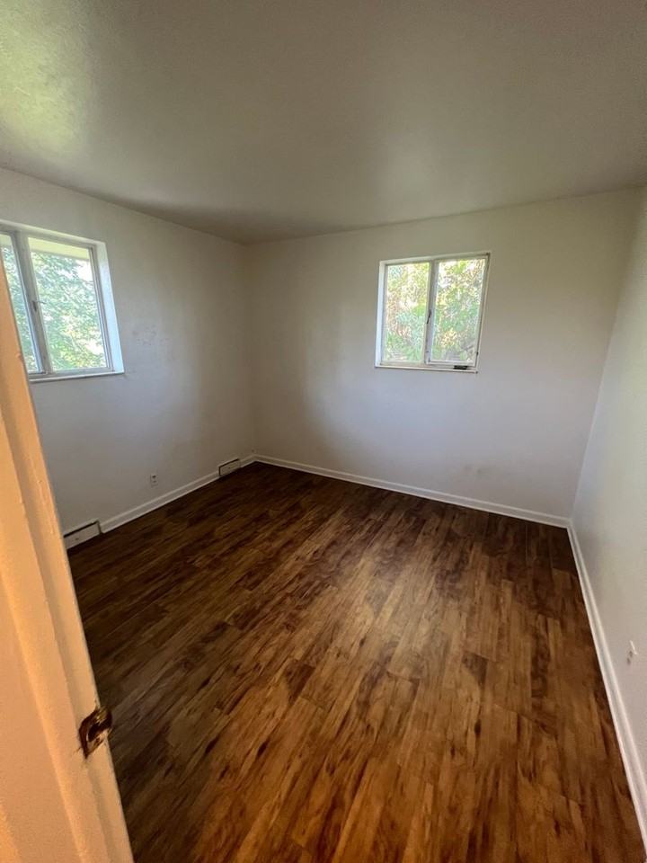 1235 E Ridge Ave - Photo 5 of 12