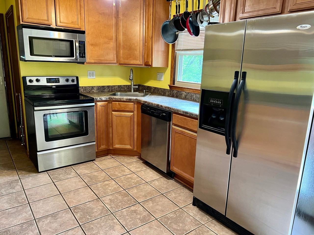 760 Carson Dr - Photo 2 of 34