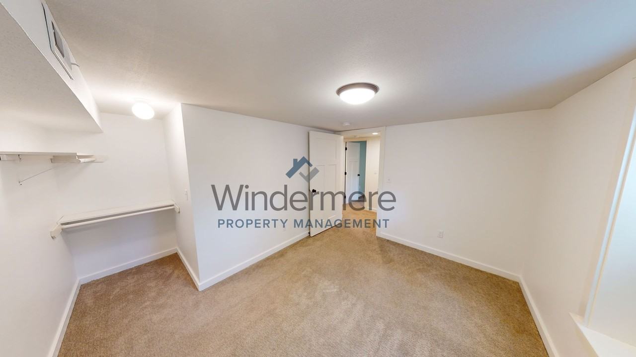 1346 Bonsella St - Photo 6 of 23