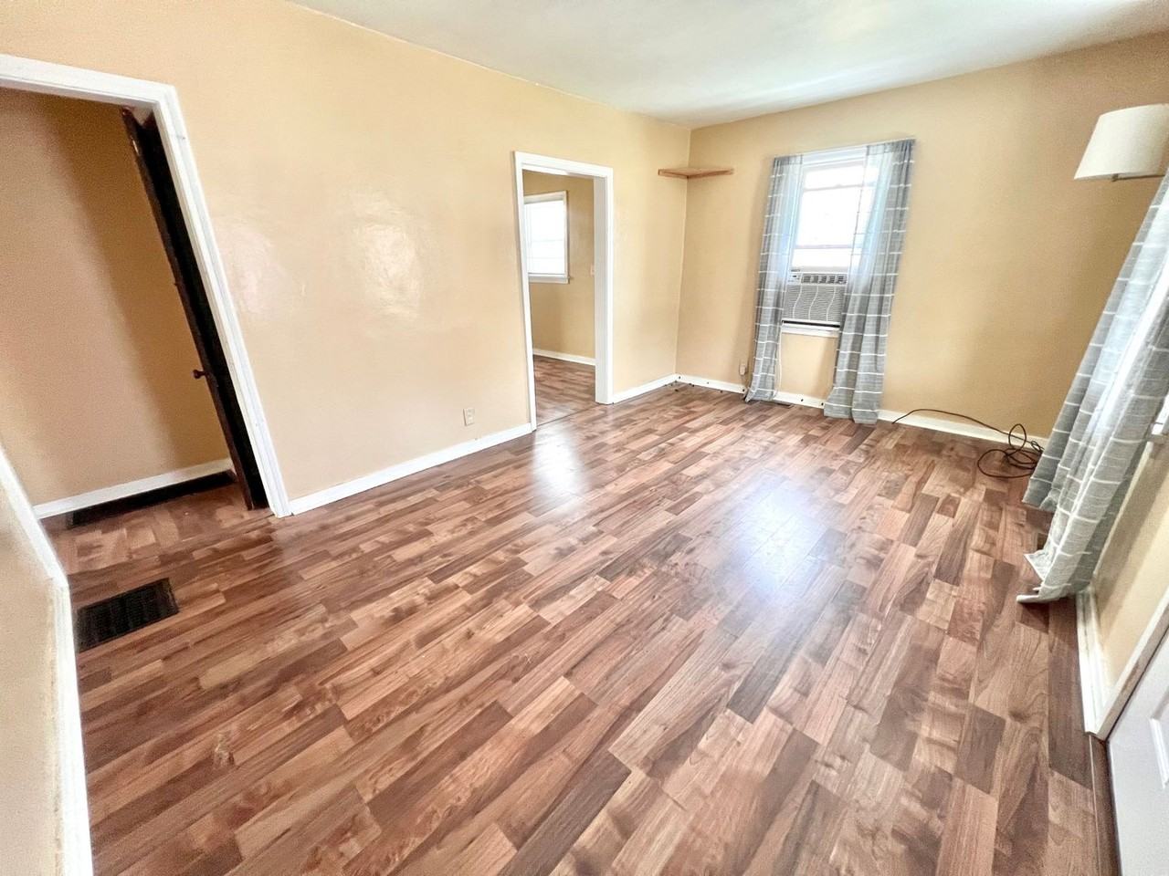 3609 College Ave - Photo 3 of 18