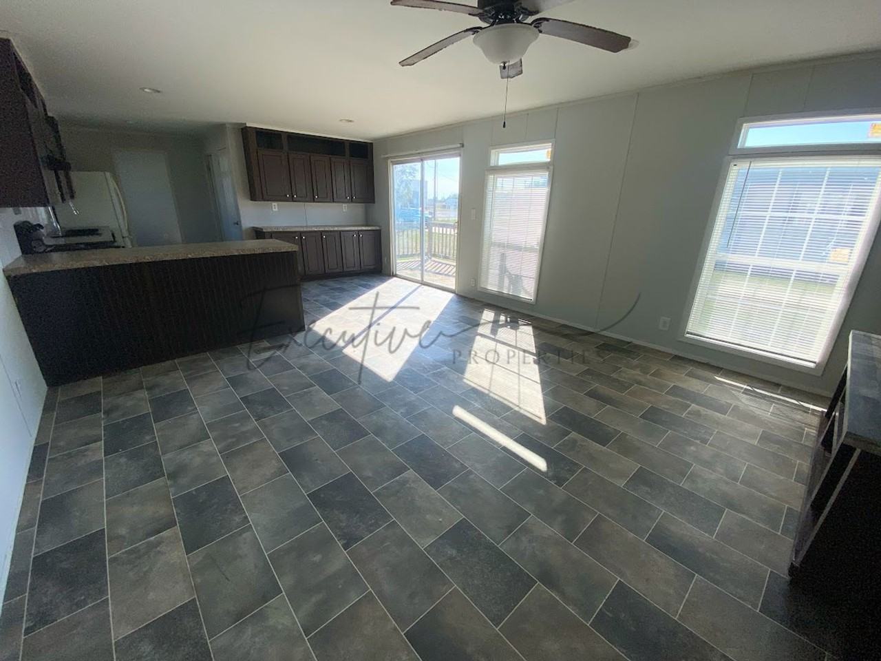 110 Dennis Ln - Photo 3 of 22