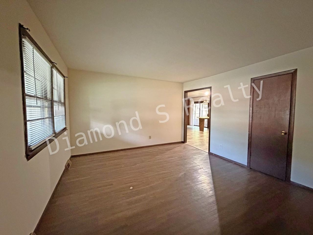 1120 W Morningside St - Photo 2 of 15