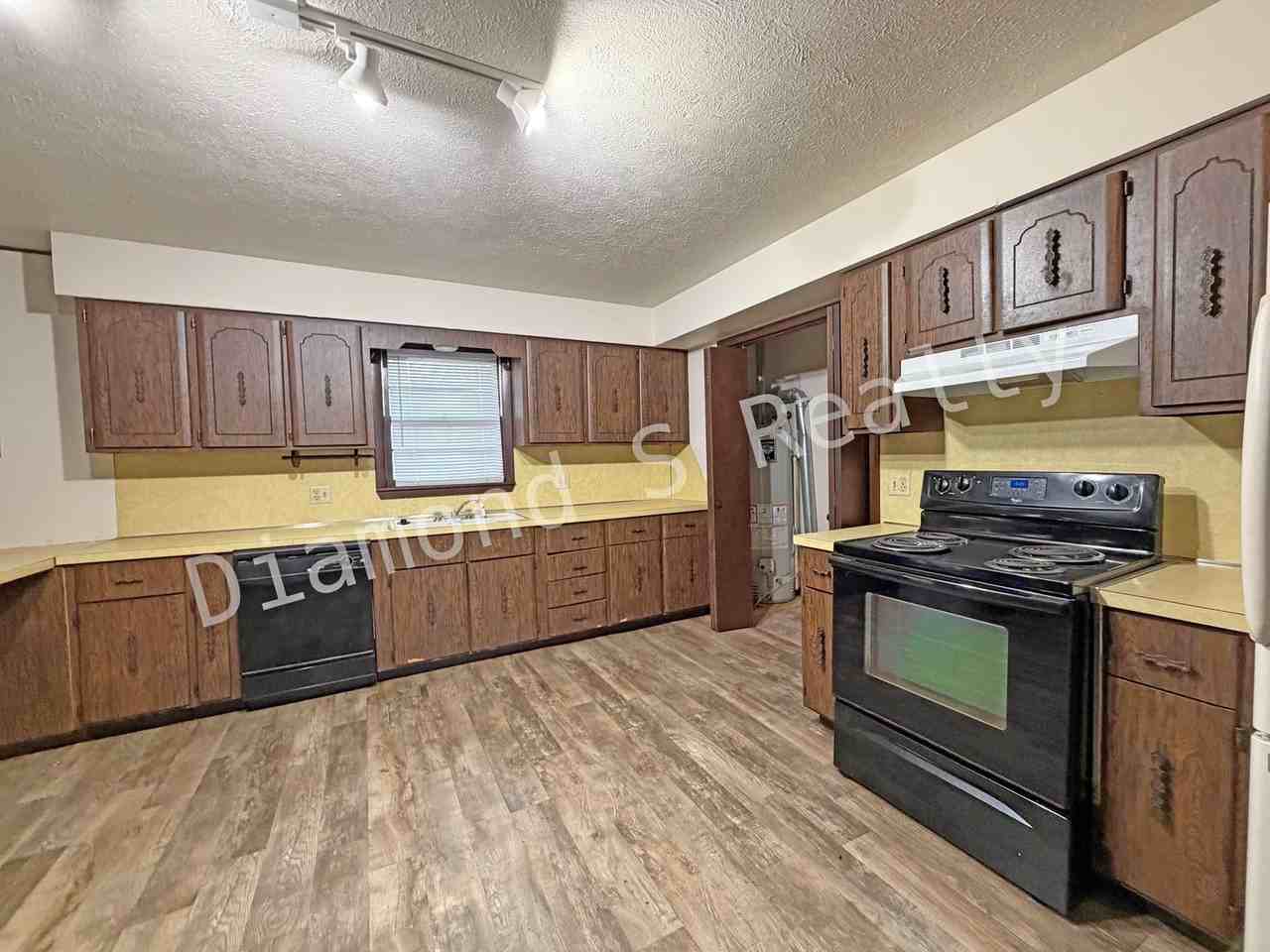 1120 W Morningside St - Photo 5 of 15