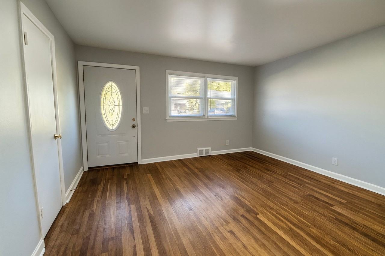 8414 Dawn Dr - Photo 4 of 26