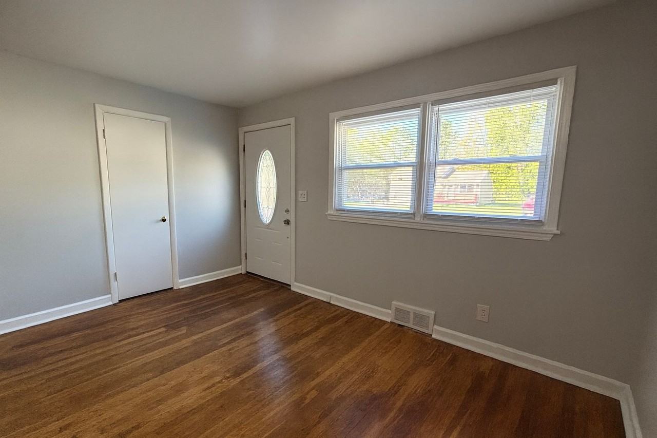 8414 Dawn Dr - Photo 5 of 26