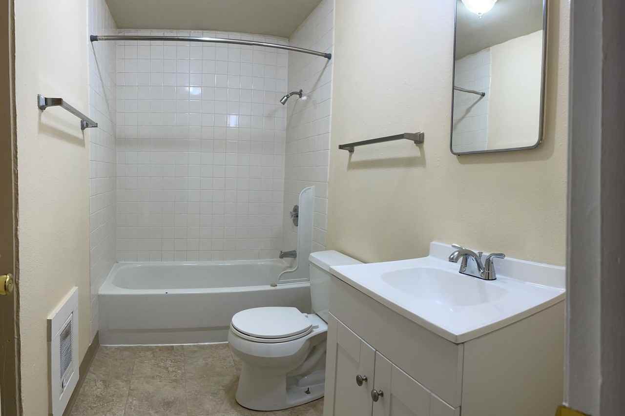6127 N Colton St - Photo 6 of 7