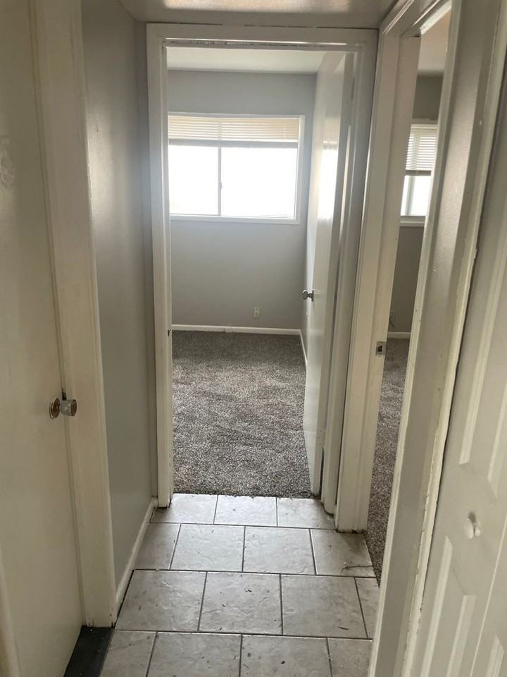 821 N 70th Ter - Photo 3 of 6