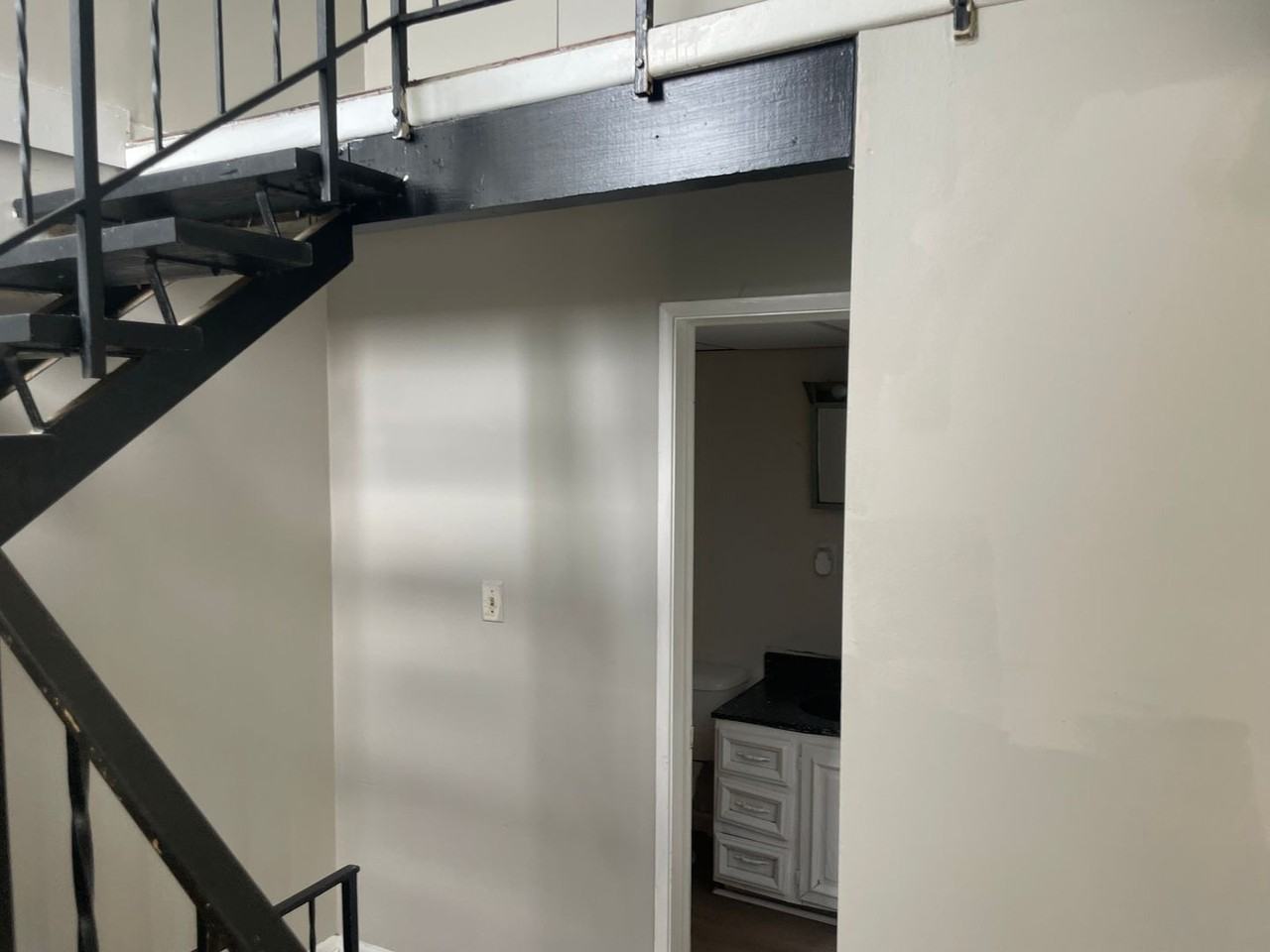 821 N 70th Ter - Photo 4 of 6
