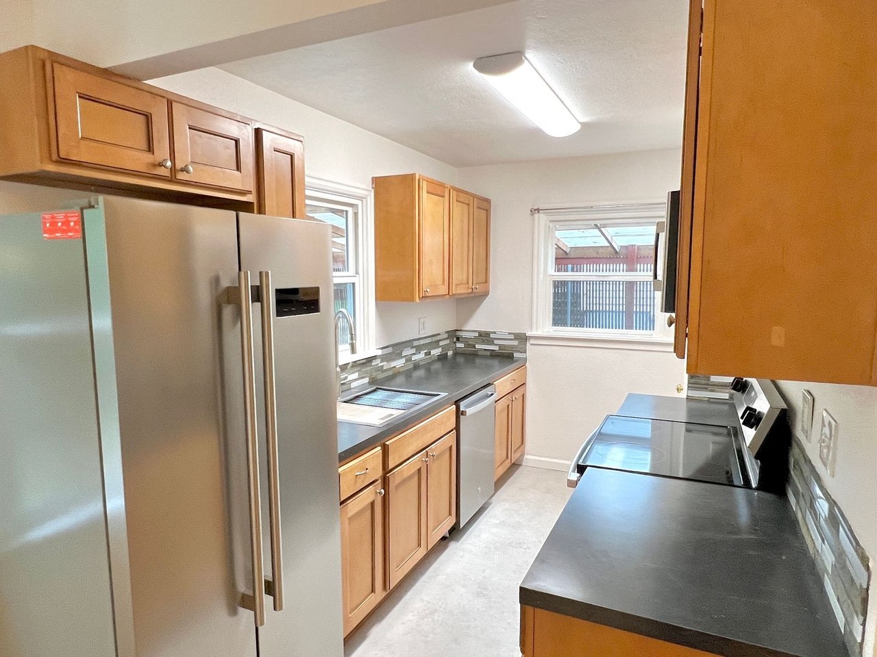 9807 N Smith St - Photo 4 of 26