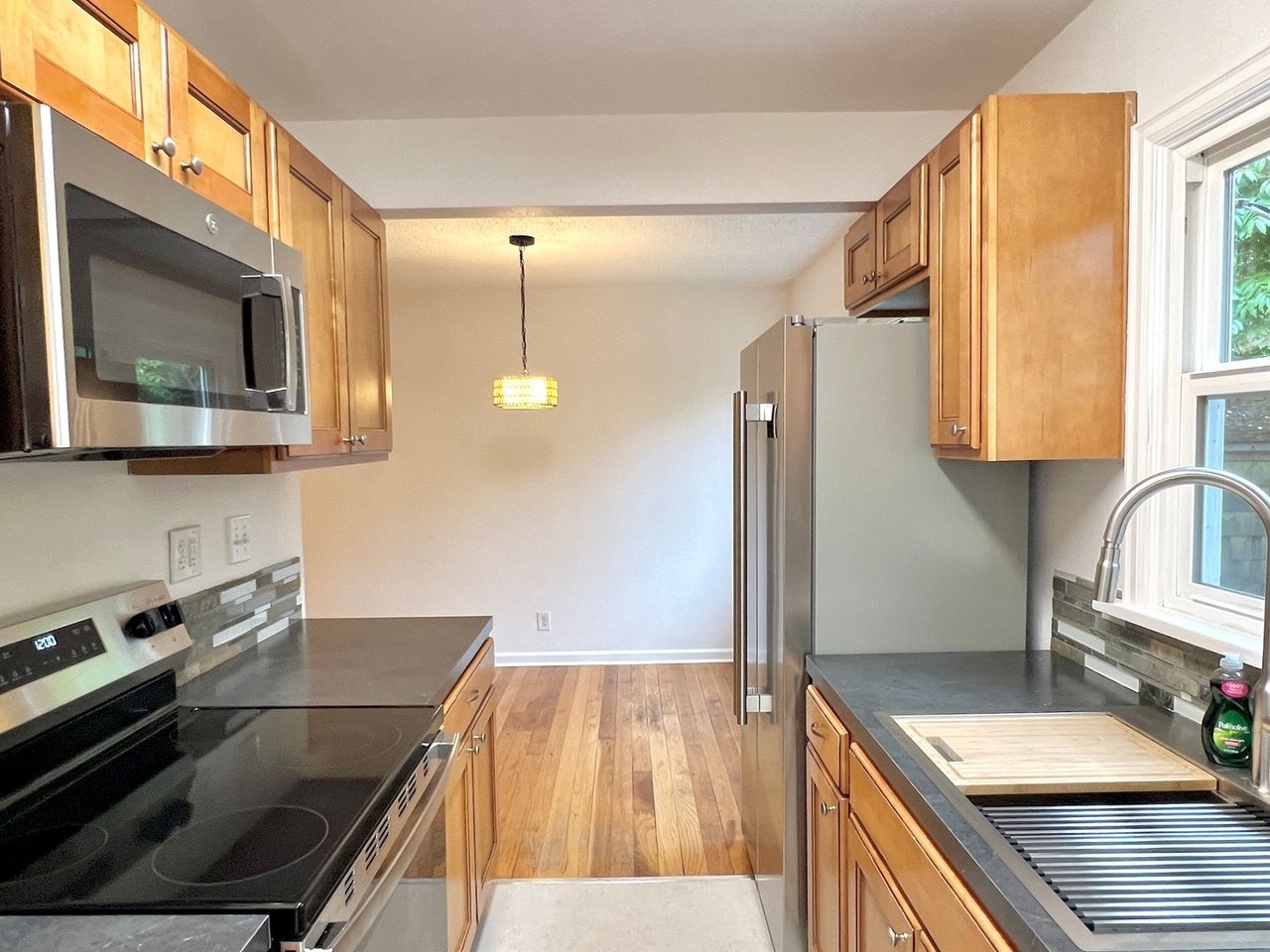 9807 N Smith St - Photo 5 of 26