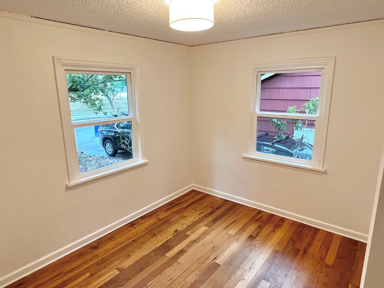 9807 N Smith St - Photo 7 of 26