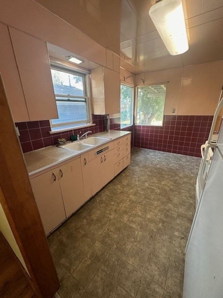 315 N 7th St - Photo 3 of 12