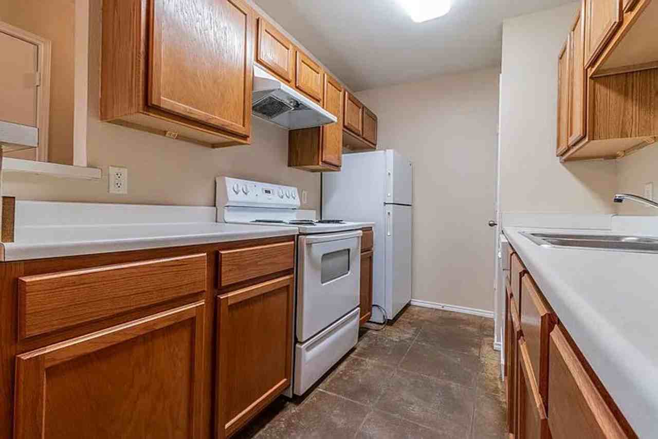 4809 Auburn Dr #B - Photo 5 of 11