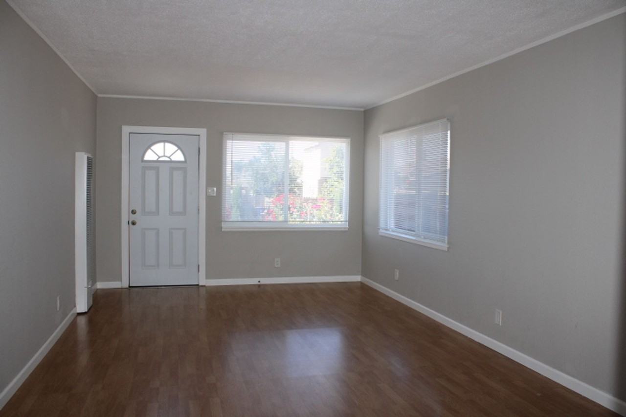 1117 Palmer Ave - Photo 2 of 8