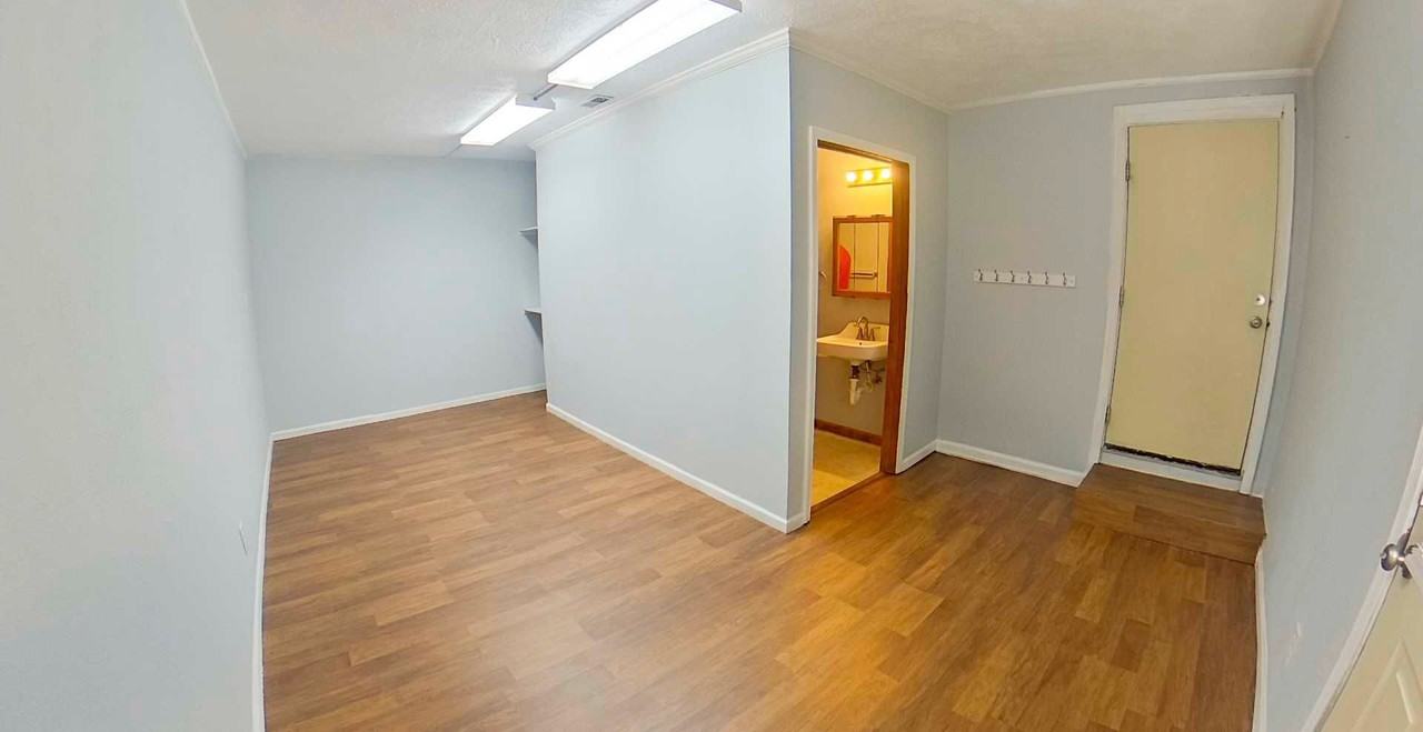 2004 Strong Ave - Photo 5 of 13