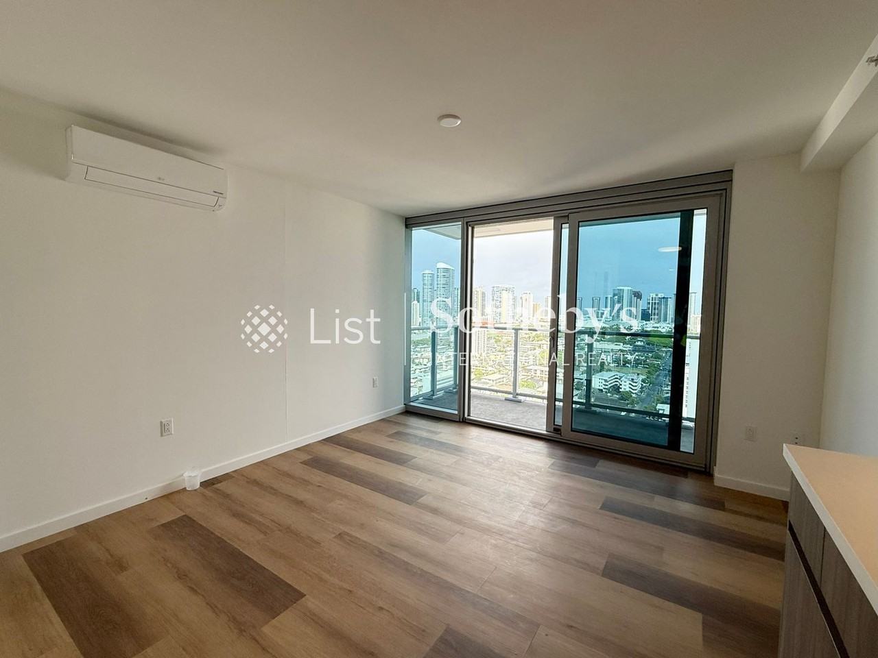 1515 Liona St #2208L - Photo 4 of 19