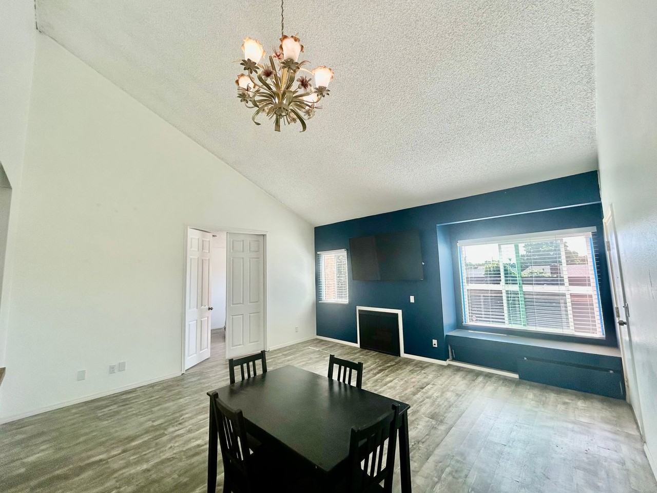 12010 226th Street #14UNIT - Photo 4 of 34