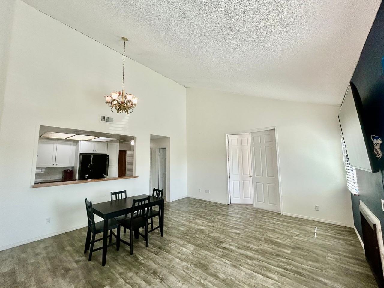 12010 226th Street #14UNIT - Photo 5 of 34