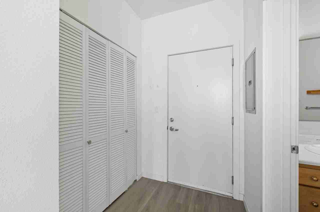 303 23rd Avenue South - Photo 6 of 30