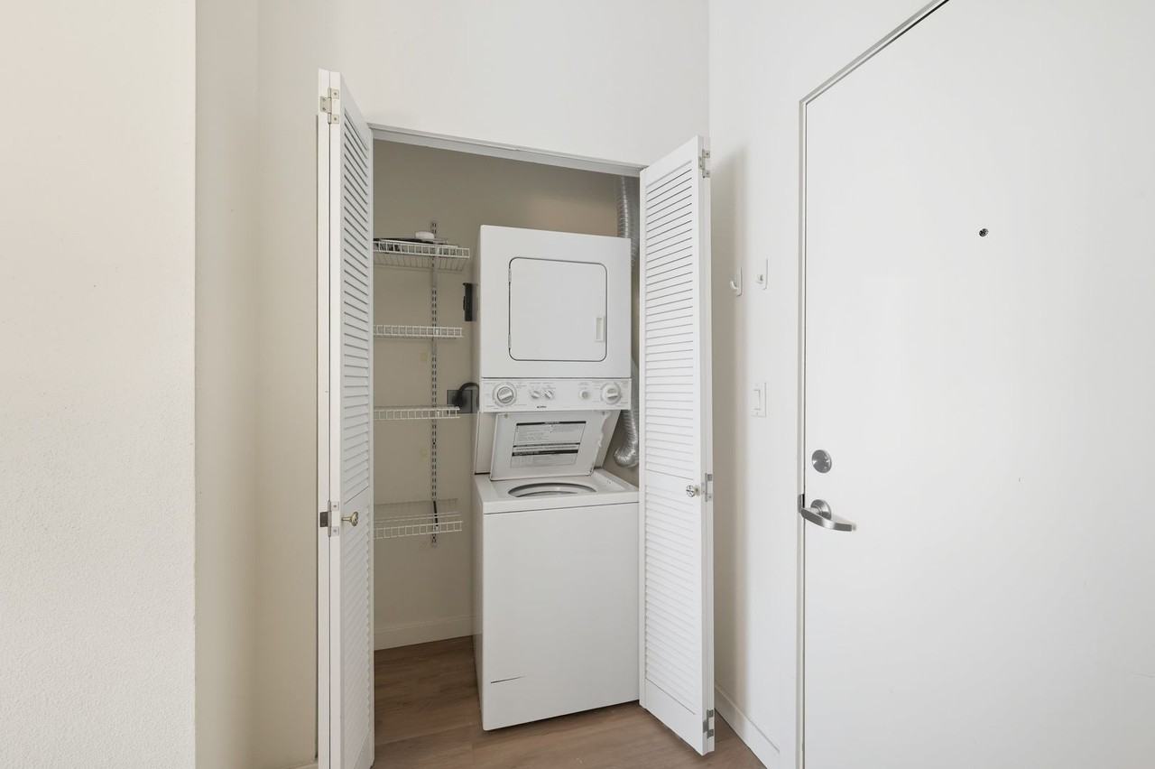 303 23rd Avenue South - Photo 7 of 30