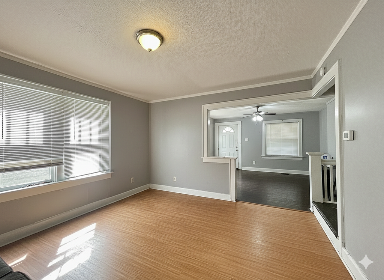 2405 E 16th St - Photo 3 of 12