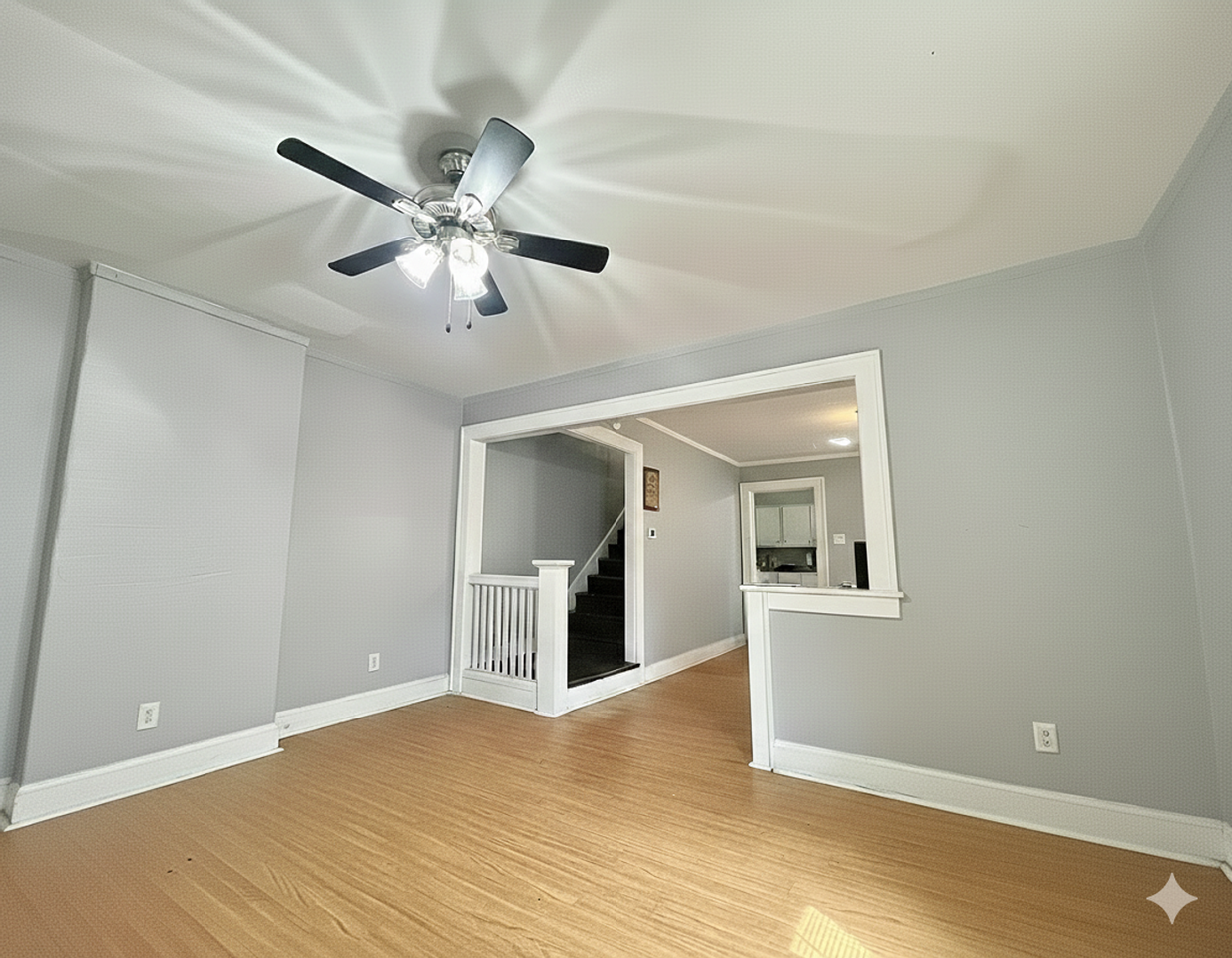 2405 E 16th St - Photo 4 of 12