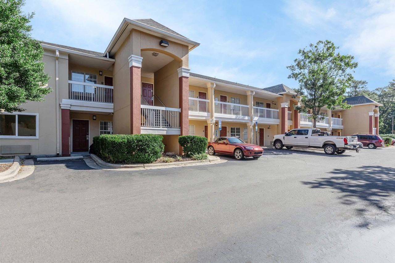 Vivo Living Forest Hills - Photo 5 of 26