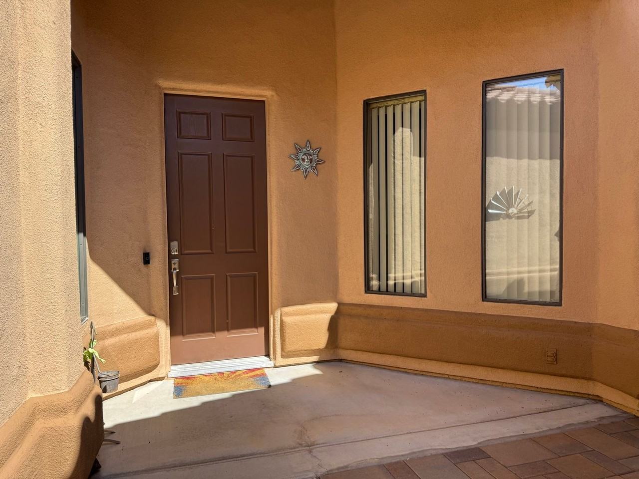 2793 Esmerelda Dr - Photo 5 of 34