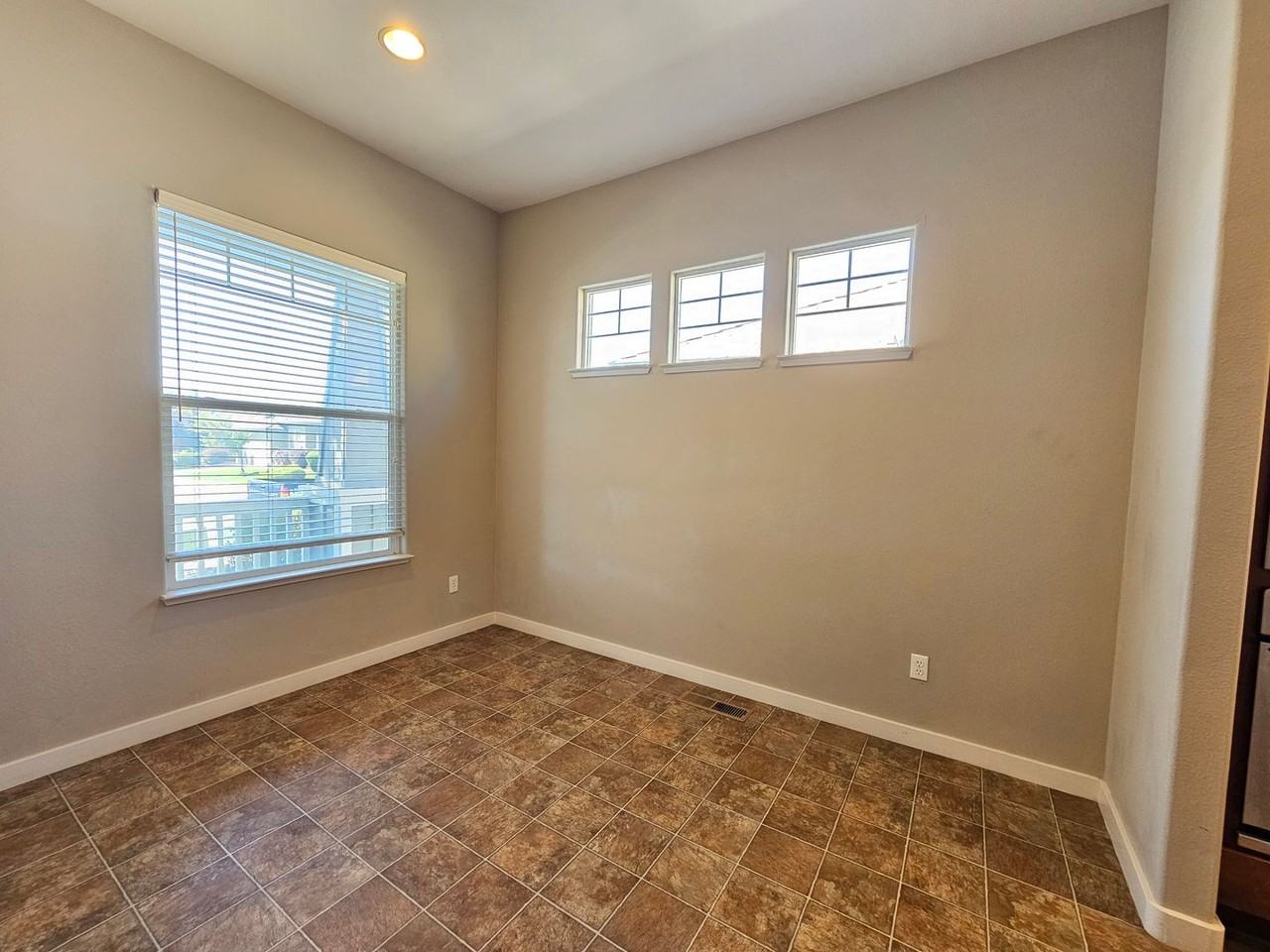 1136 Rancho Mirage Dr - Photo 2 of 32