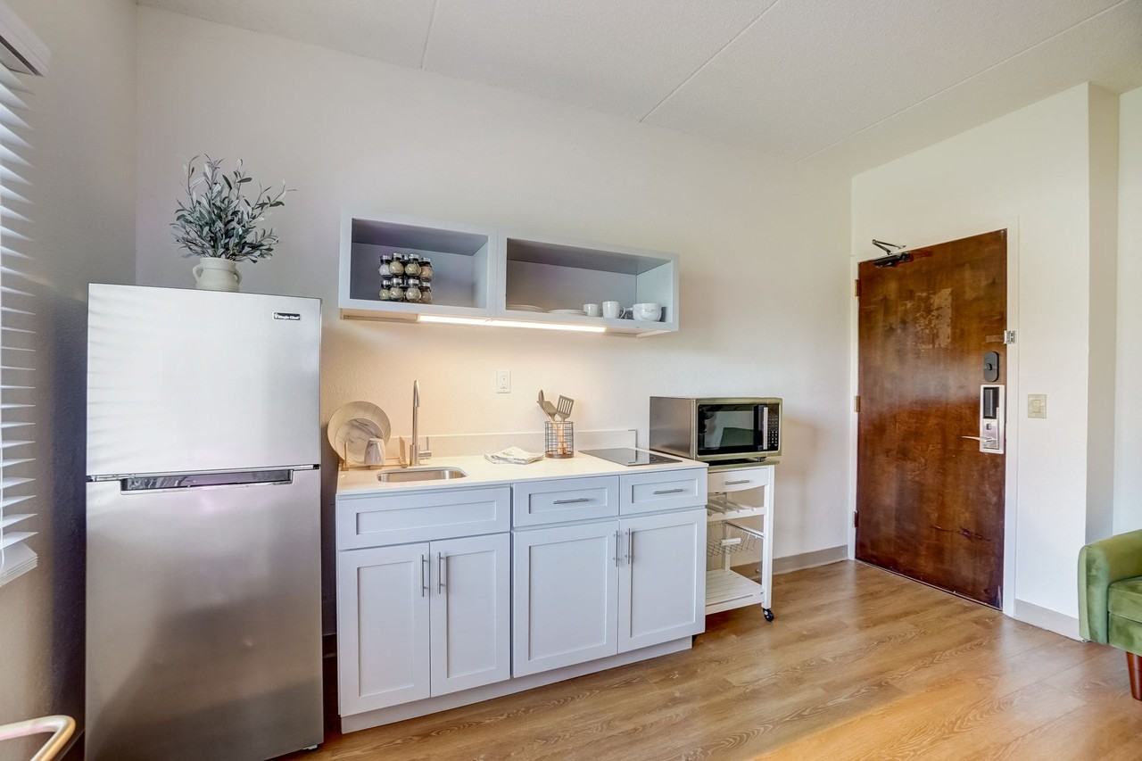 Vivo Living Raleigh - Photo 3 of 40