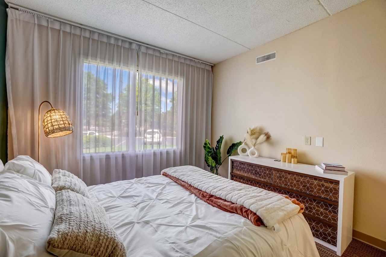 Vivo Living Raleigh - Photo 6 of 40