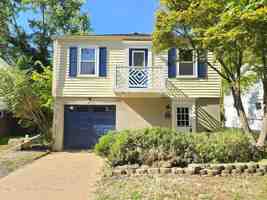 featured image of 922 Blankenbaker Lane