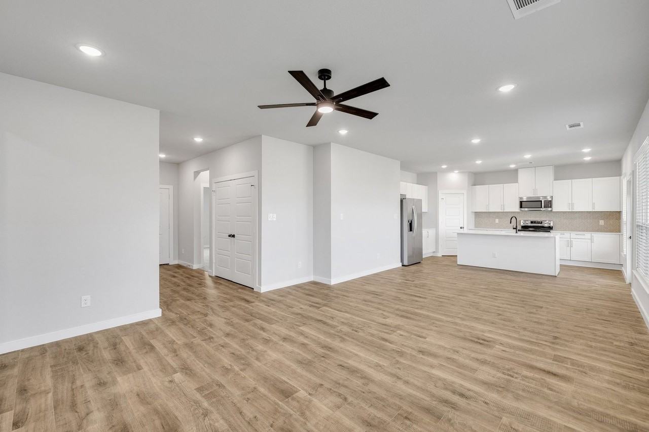 4421 Clovis Ct - Photo 2 of 38