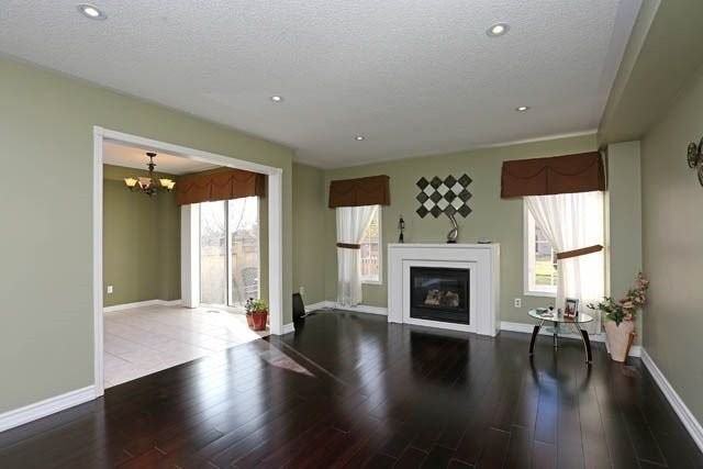 1628 Glenbourne Dr - Photo 2 of 9