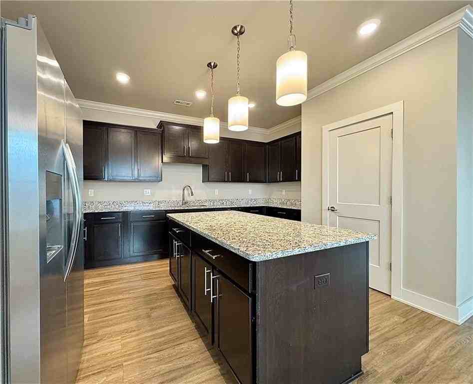 707 Ne Heights Ln - Photo 6 of 37