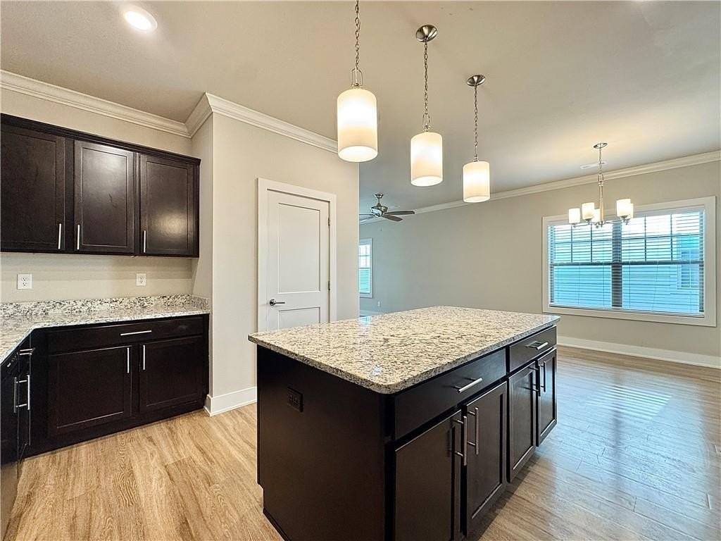 707 Ne Heights Ln - Photo 7 of 37