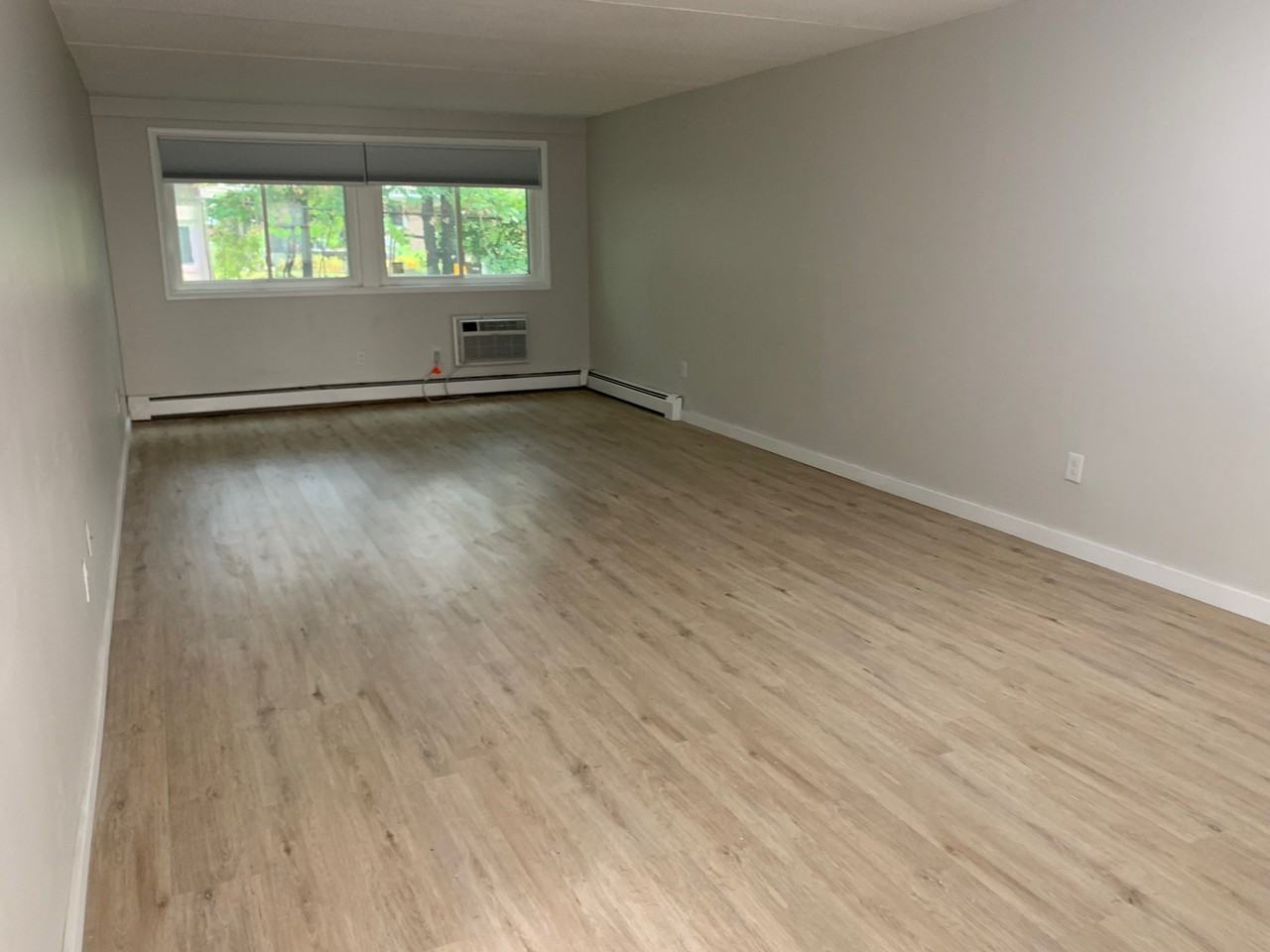 85 N Middletown - Photo 3 of 10