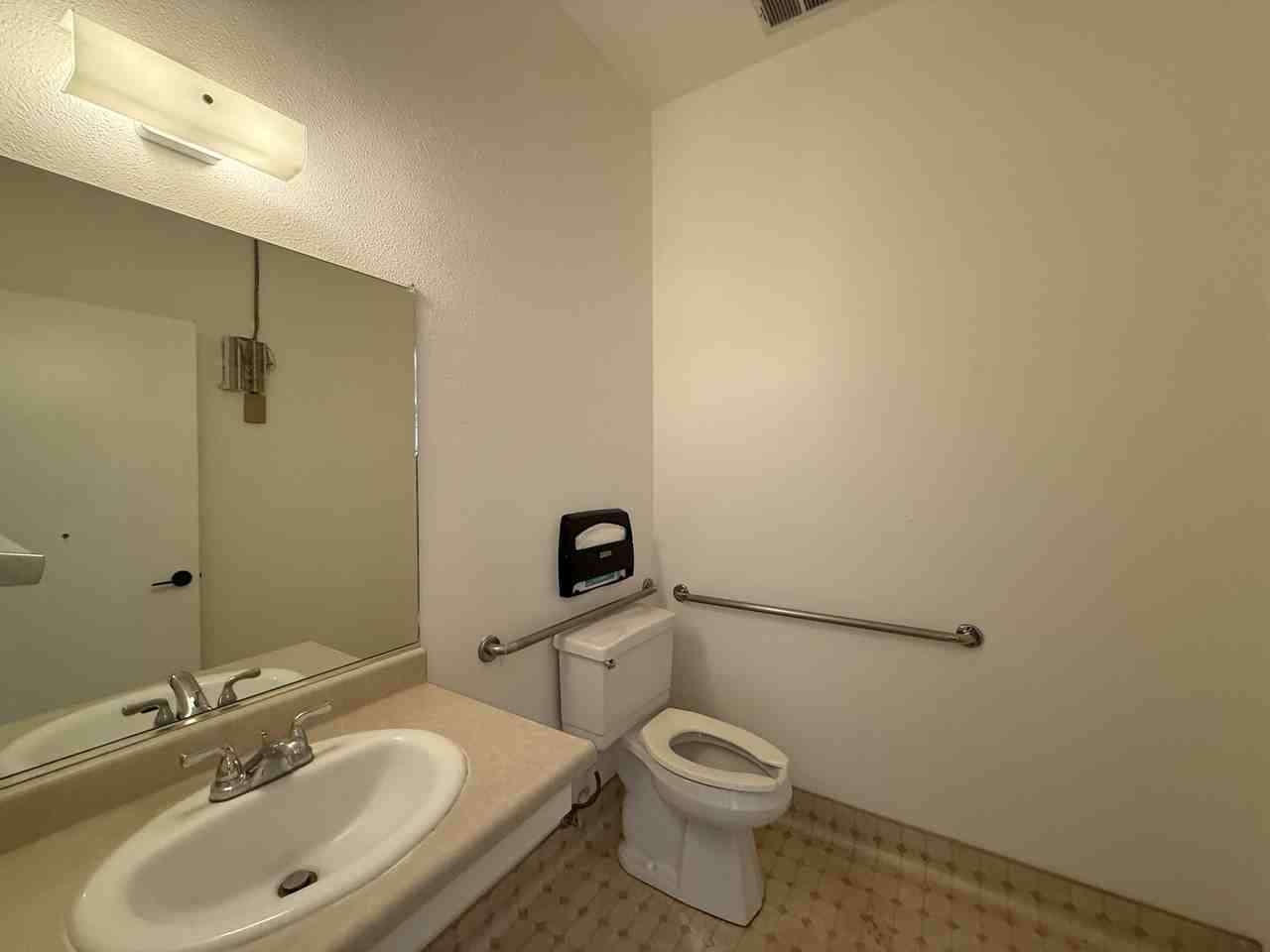 2889 Cohasset Rd. (R) - Photo 7 of 10